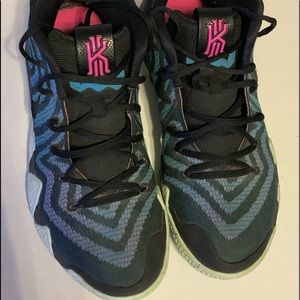 Used Size 10 kyrie 4 80s (decade pack) (going for 600$ on stockx)